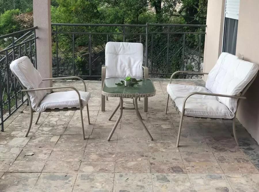 Dvospratna kuca sa dva zasebna stana, Sutomore, Bar