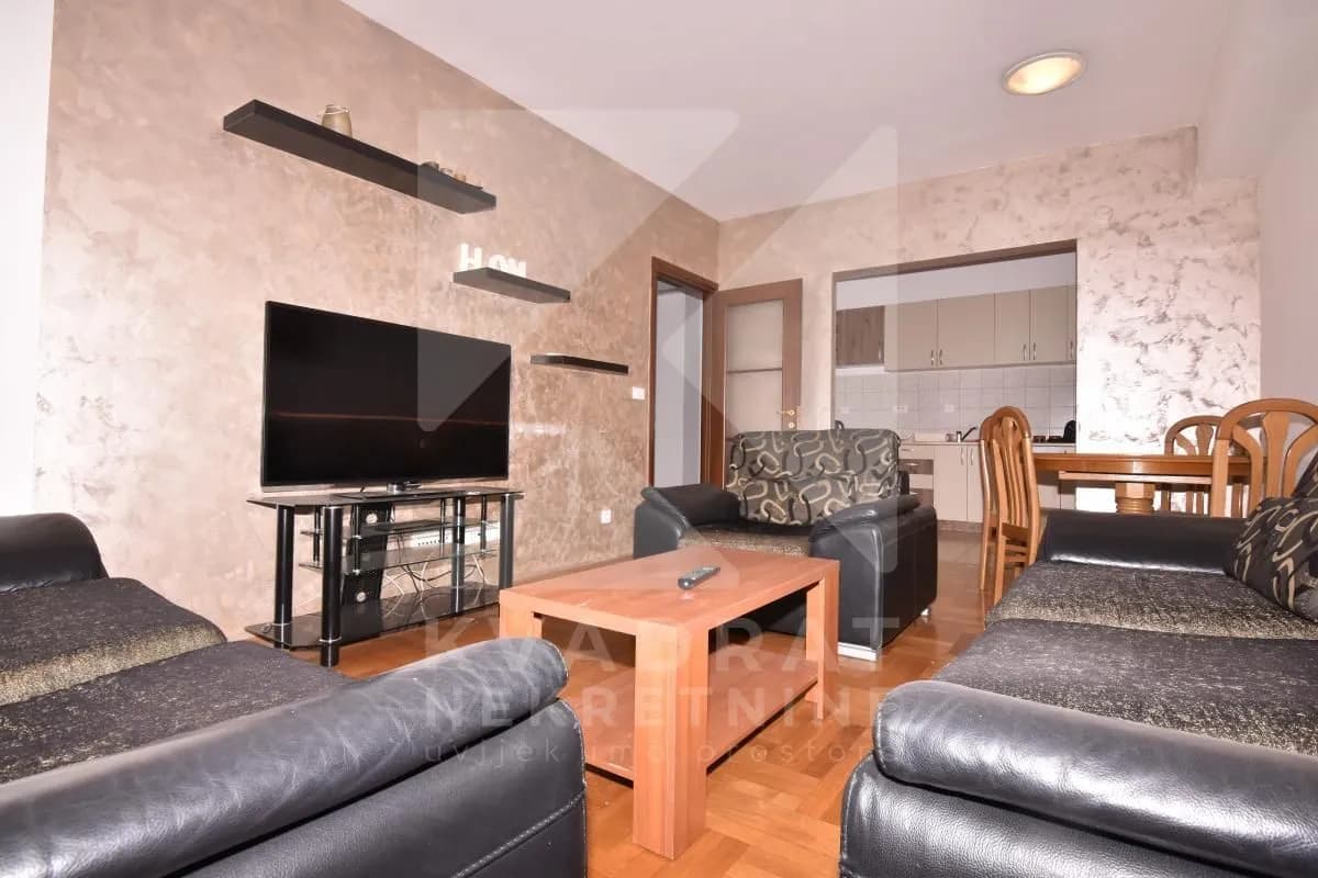 Izdavanje, dvosoban stan, 82m², City Kvart, Podgorica