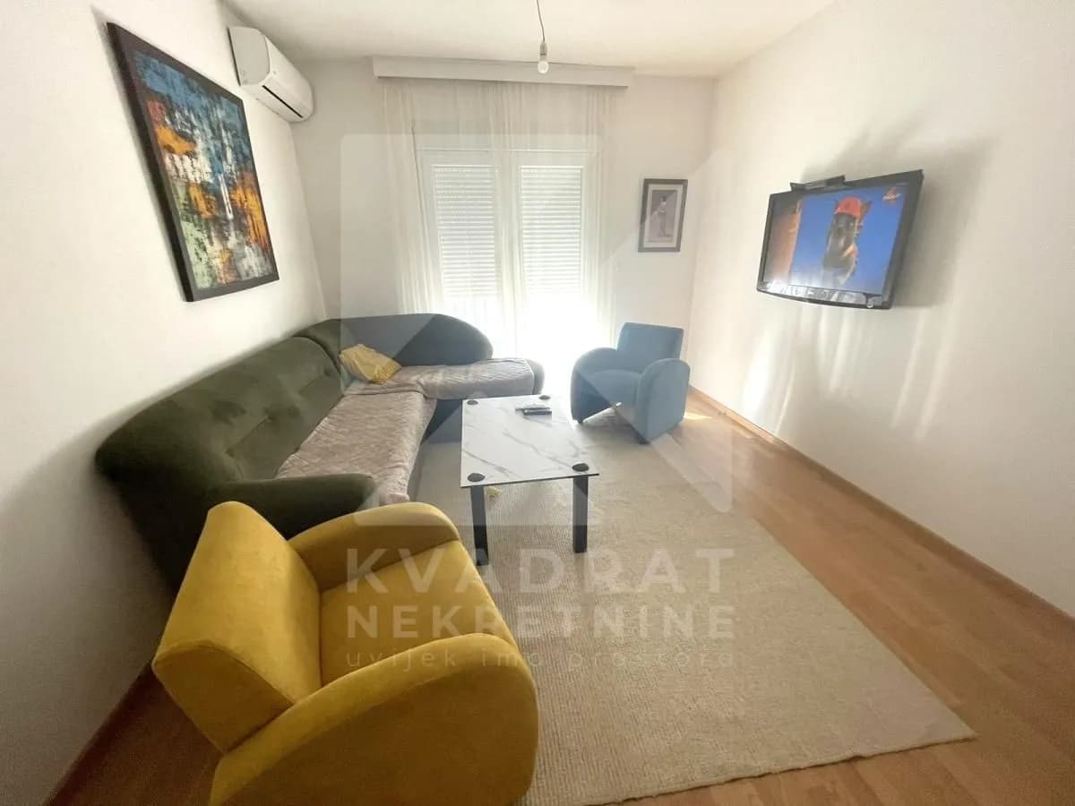 Izdavanje, jednosoban stan, 41m², Stari Aerodrom, Podgorica