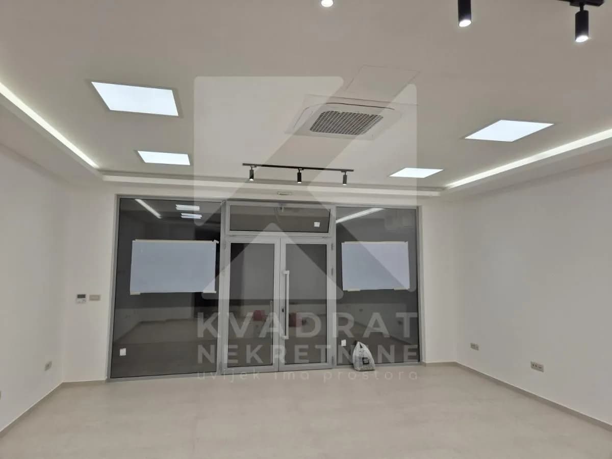 Izdavanje, poslovni prostor, 46m², Tuški Put, Podgorica