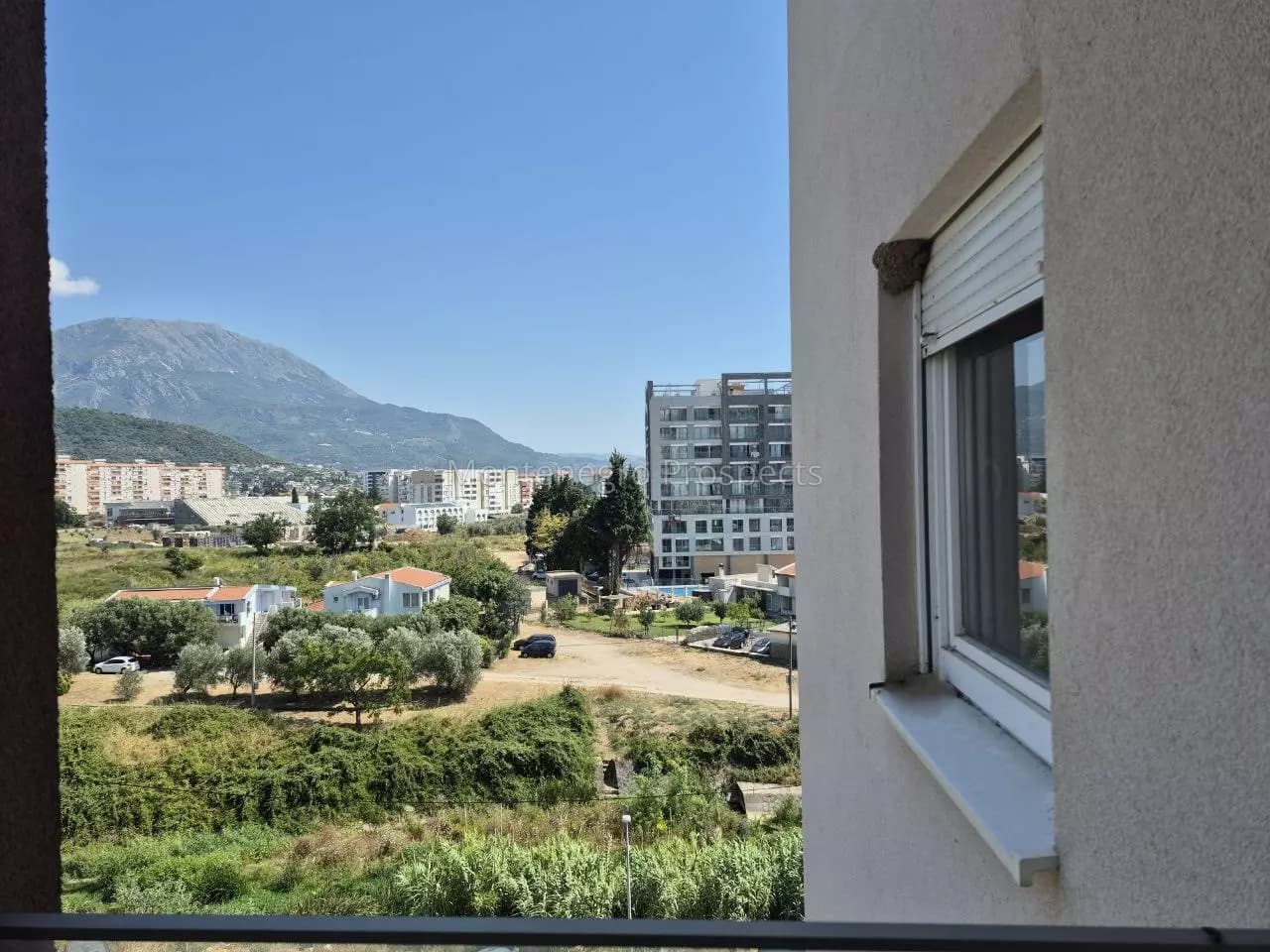 Jednosoban stan u naselju Ilino, Bar