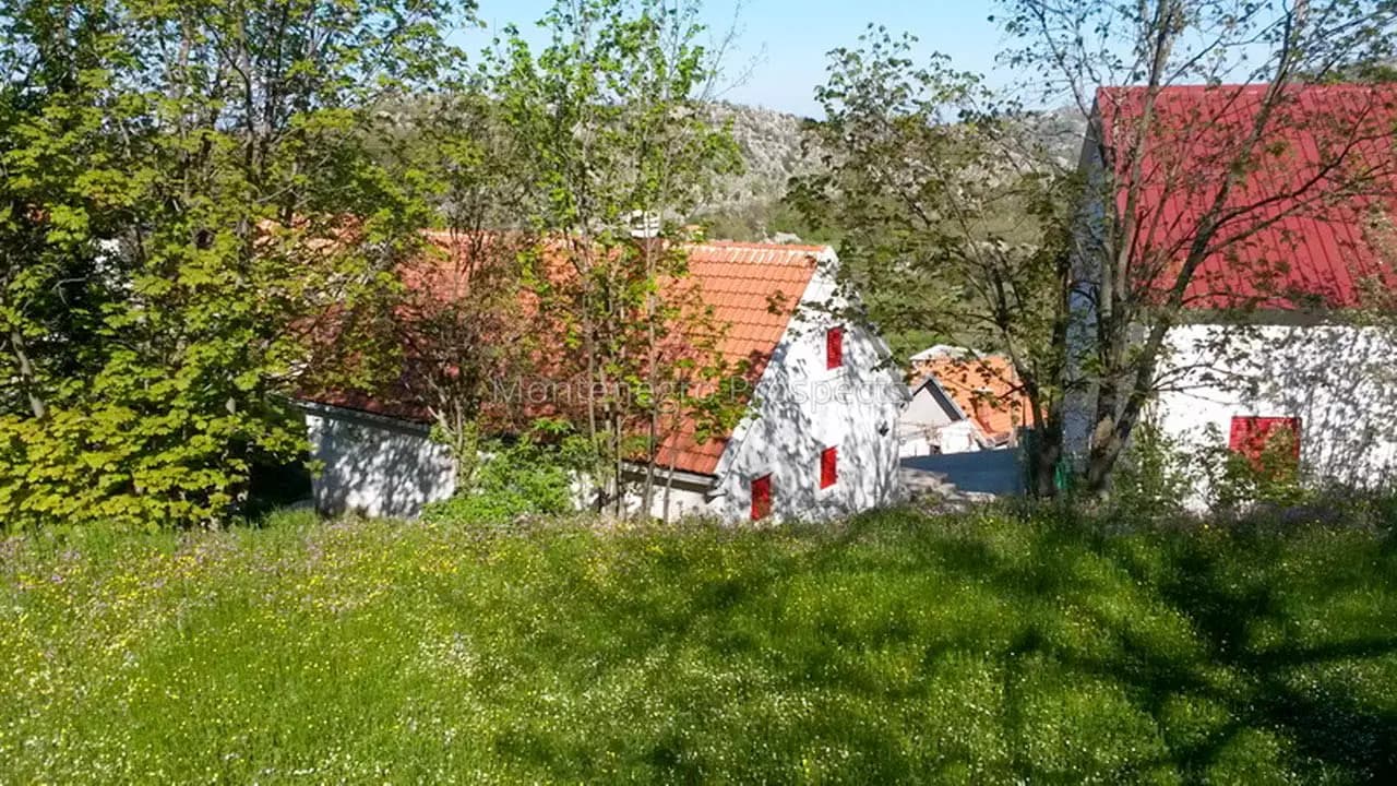 Kuća na granici nacionalnog parka Lovćen