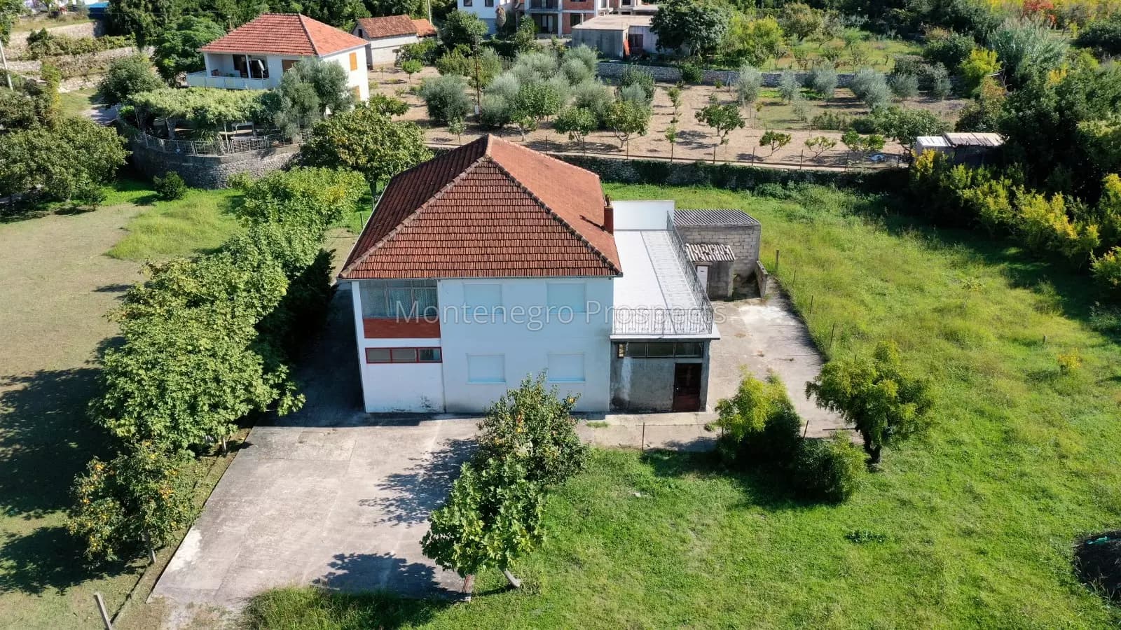 Kuća sa velikim placem, Bar