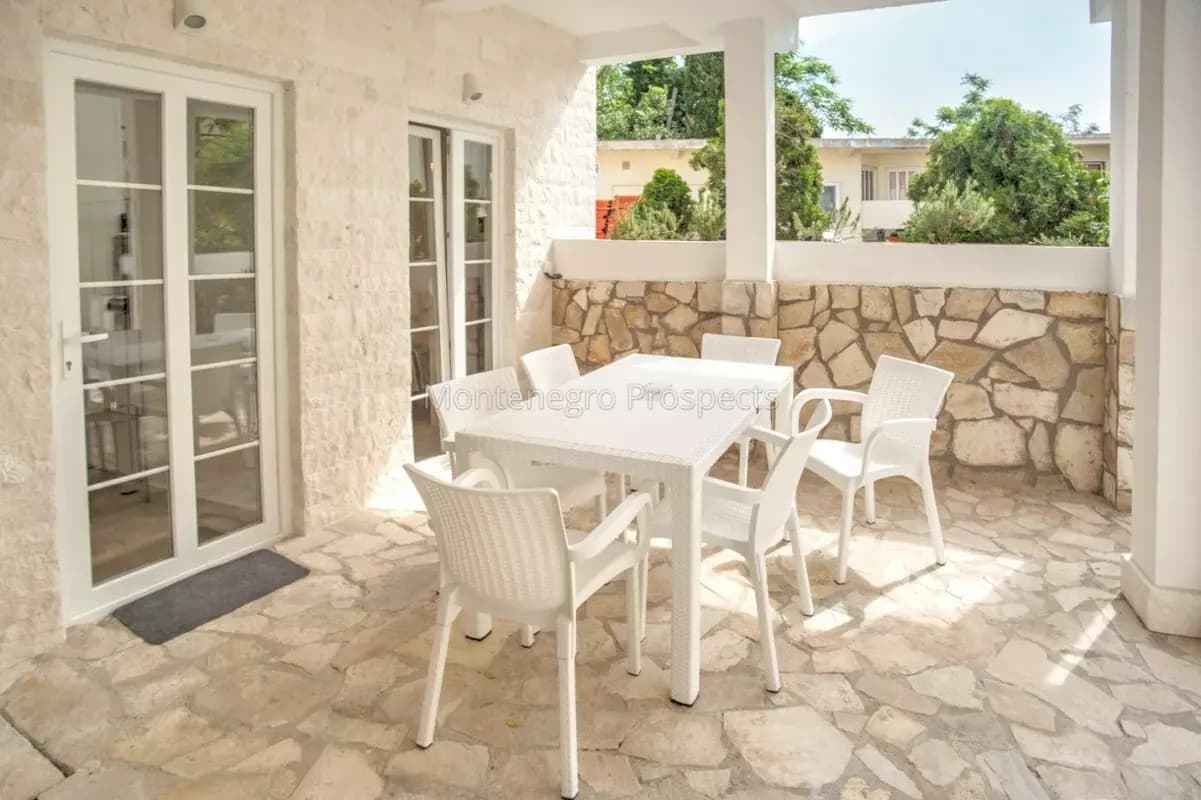 Mini hotel u Baošićima na dva koraka od mora