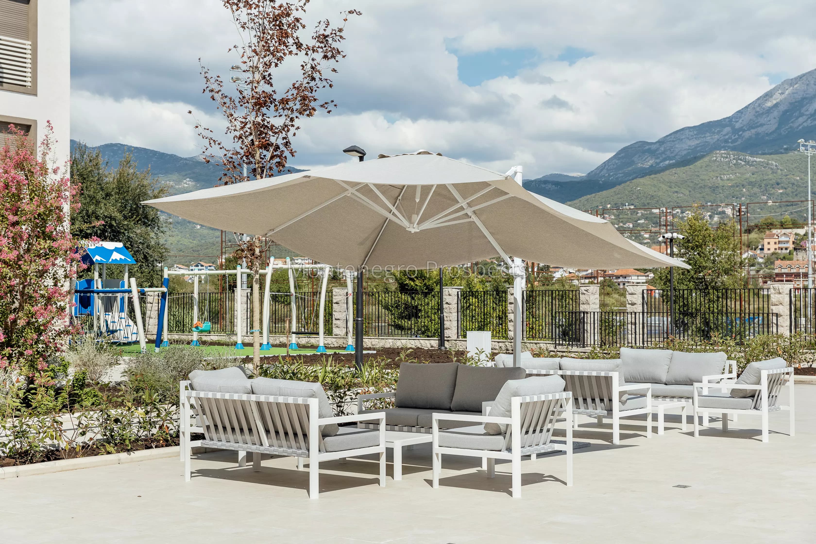 Novi kompleks sa bazenom na mirnoj lokaciji, Njivice - Herceg Novi