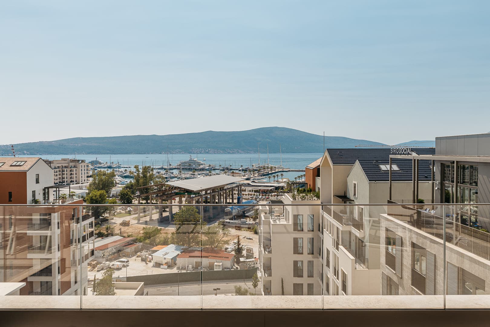 Penthaus sa panoramskim pogledom na more, Boka Place