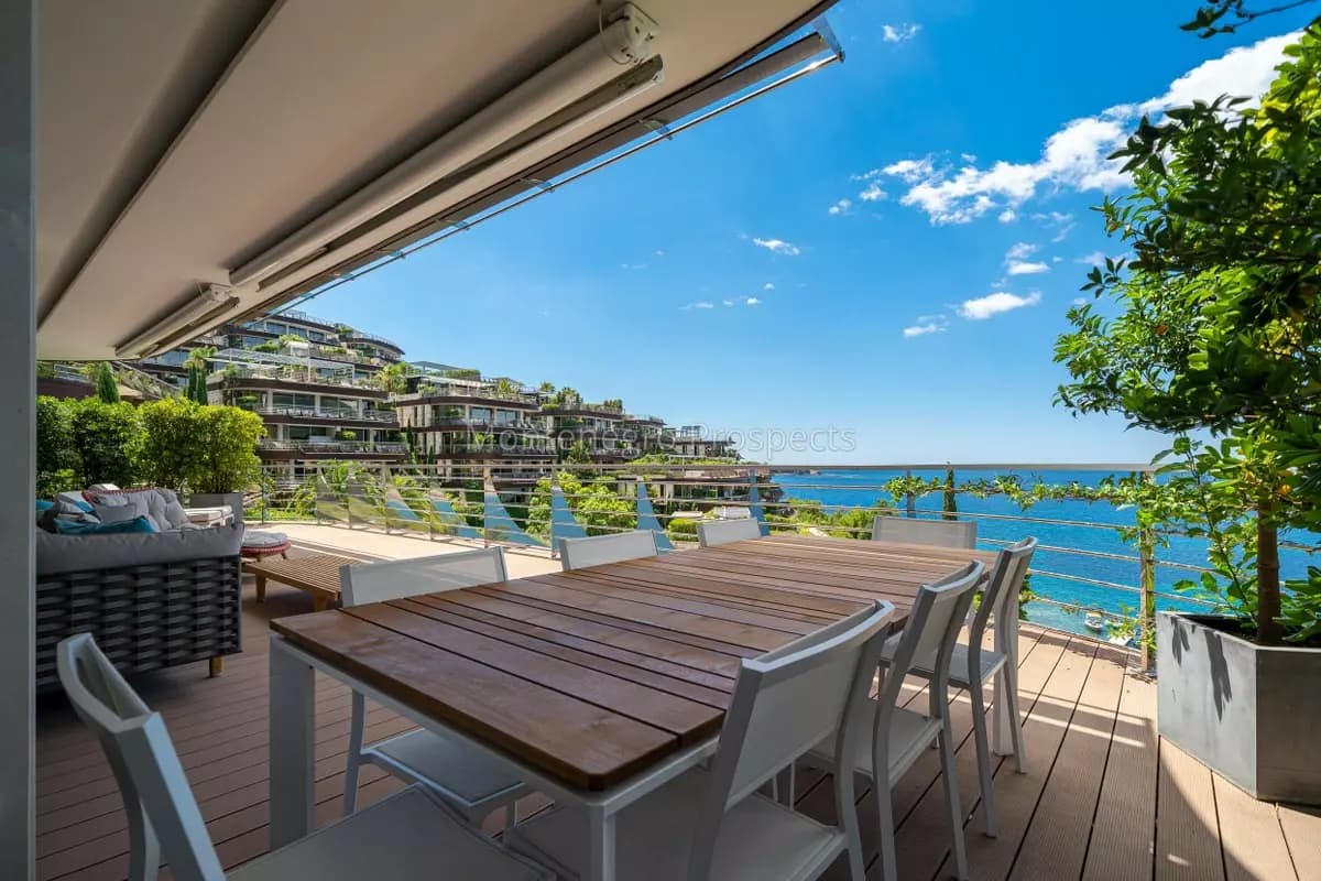 Penthouse sa tri spavaće sobe i pogledom na more u luksuznom kompleksu Dukley Gardens