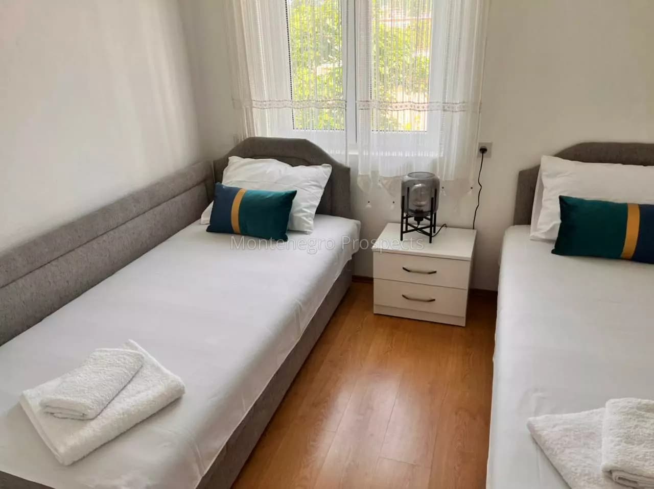 Porodična kuća sa dva stana i ljetnjom kuhinjom – Sutomore, blizu mora