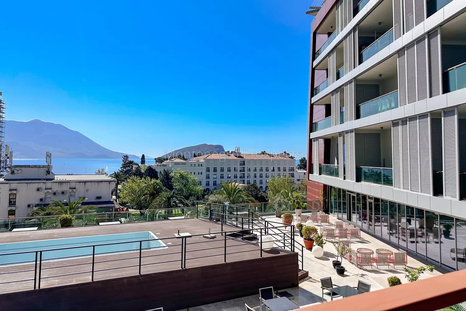 Poslovni prostor na prodaju u TQ Plazi, Budva