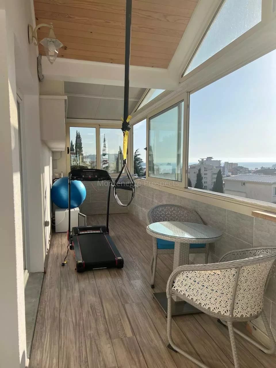 Spreman posao u Budvi