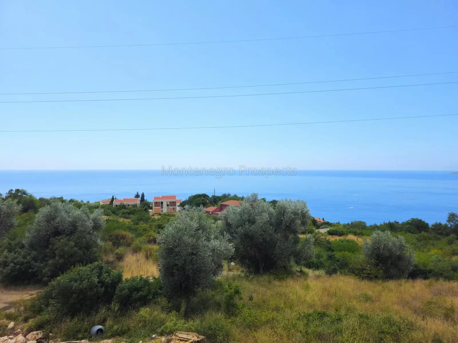 Stanovi u izgradnji s pogledom na more, Blizikuće