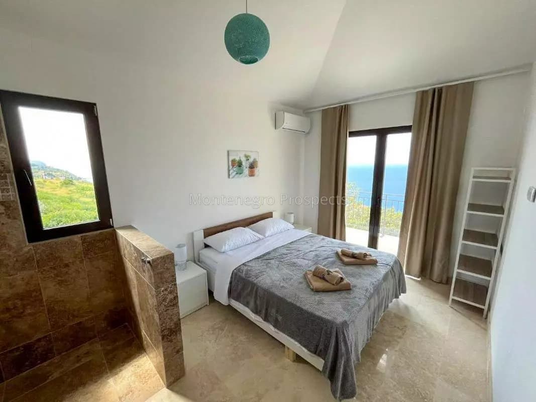 Vila sa panoramskim pogledom na more – Reževići, Crna Gora