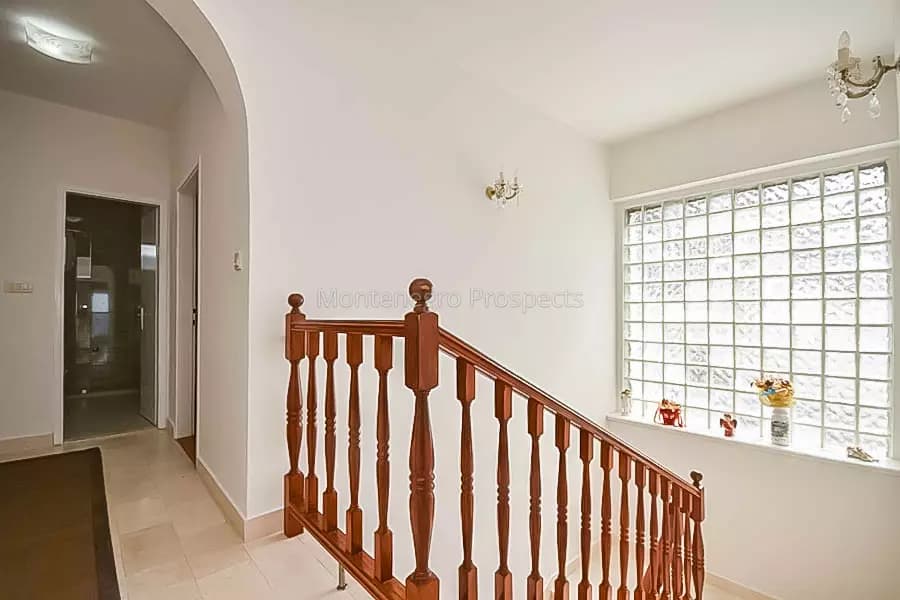 Višespratna kuća na 50m od mora, Savina, Herceg Novi